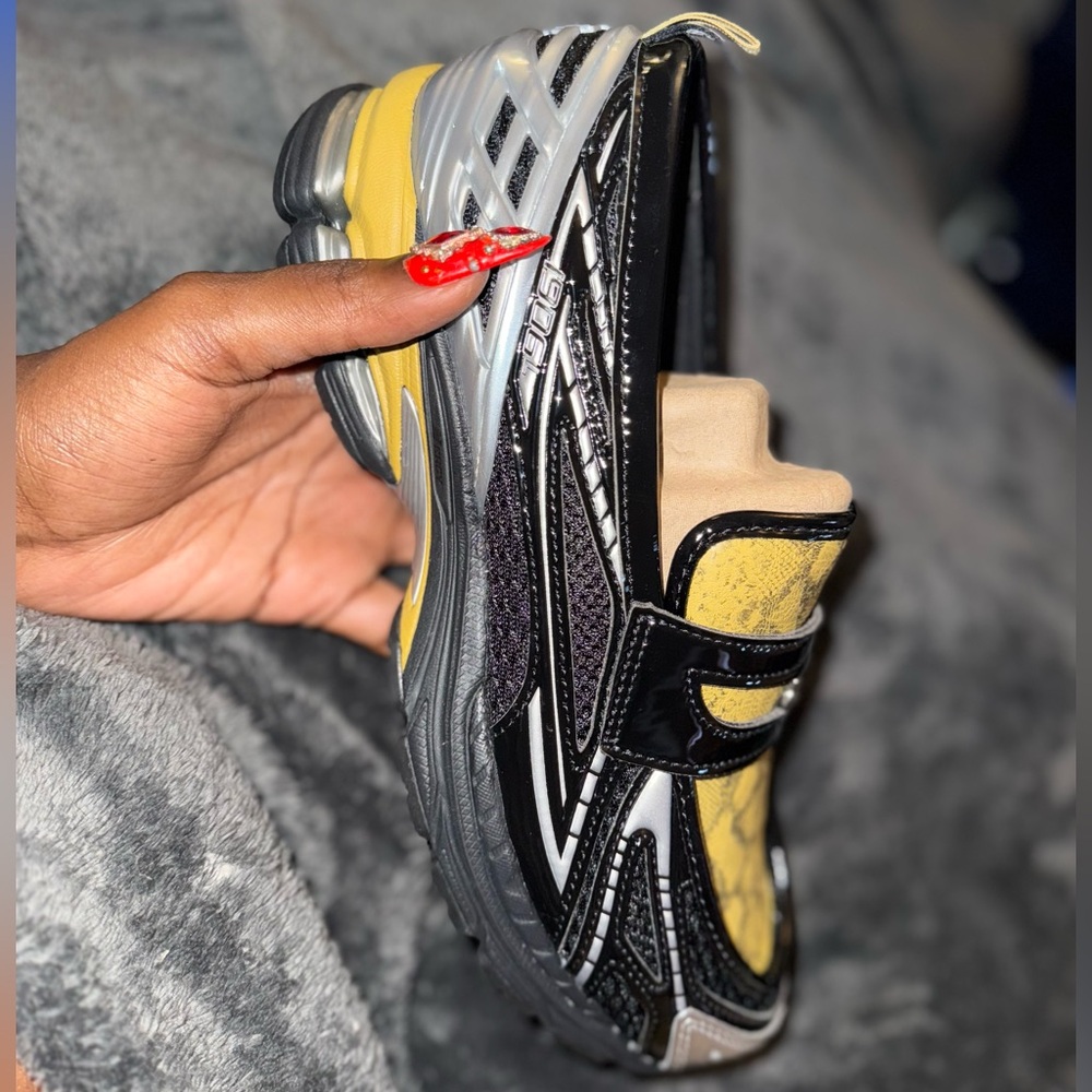 GANNI x NEW BALANCE collab- sold out